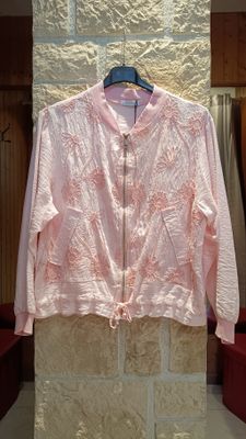 Veste bomber brodée rose 