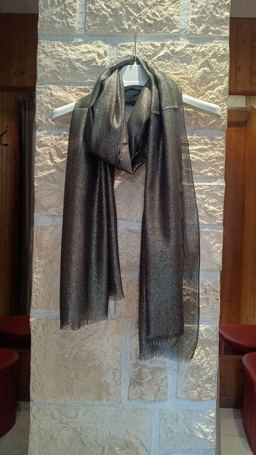 Foulard brillant noir doré 