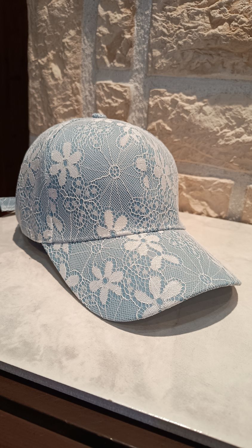 Casquette dentelle bleu ciel 