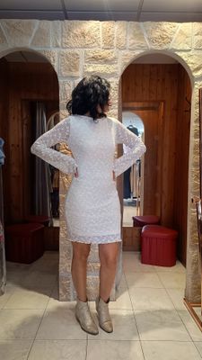 Robe courte dentelle blanc cassé 
