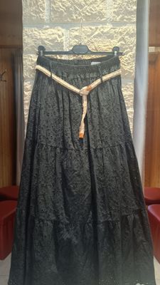 Jupe longue broderie anglaise noir 