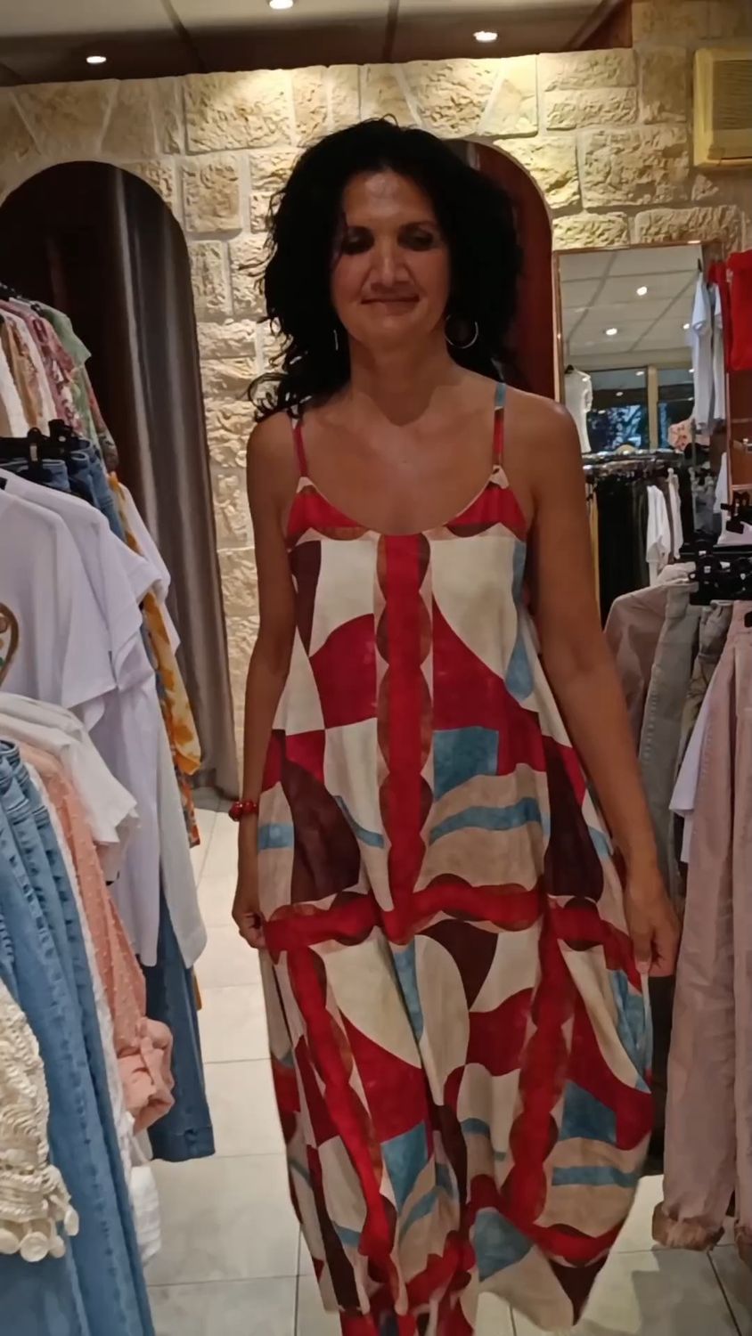 Robe longue satinée rouge 