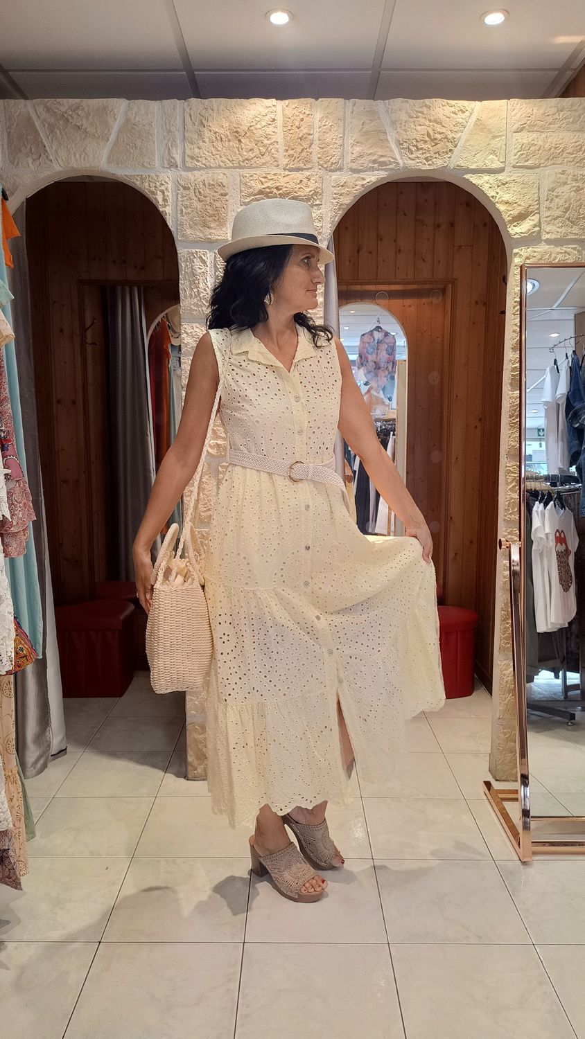 Robe chemisier broderie anglaise jaune clair Robe chemisier broderie anglaise jaune clair