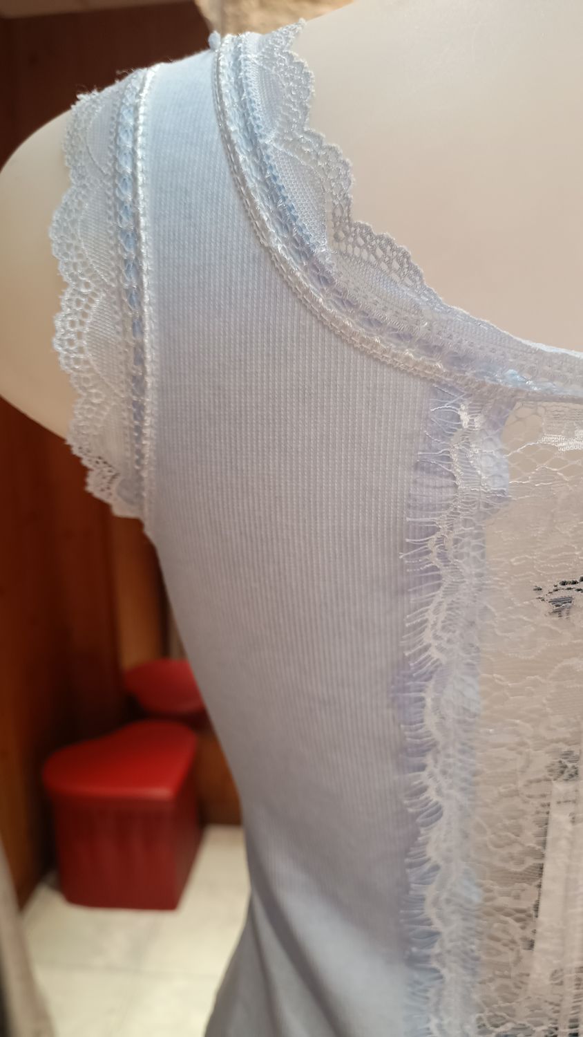 Débardeur ajusté dentelle bleu ciel 