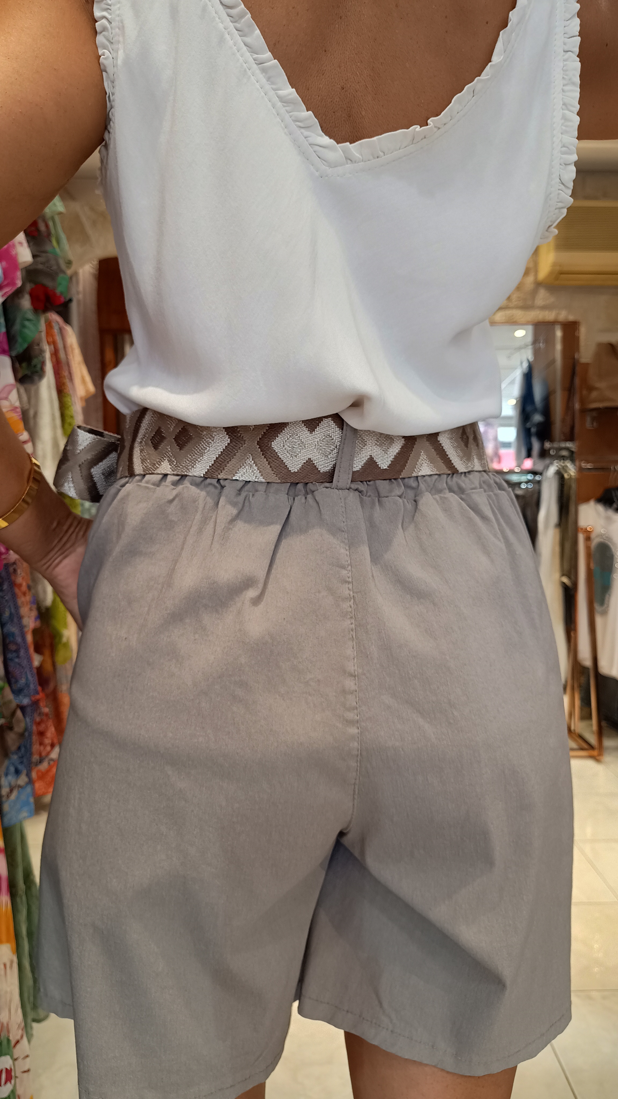 Short à pinces sable