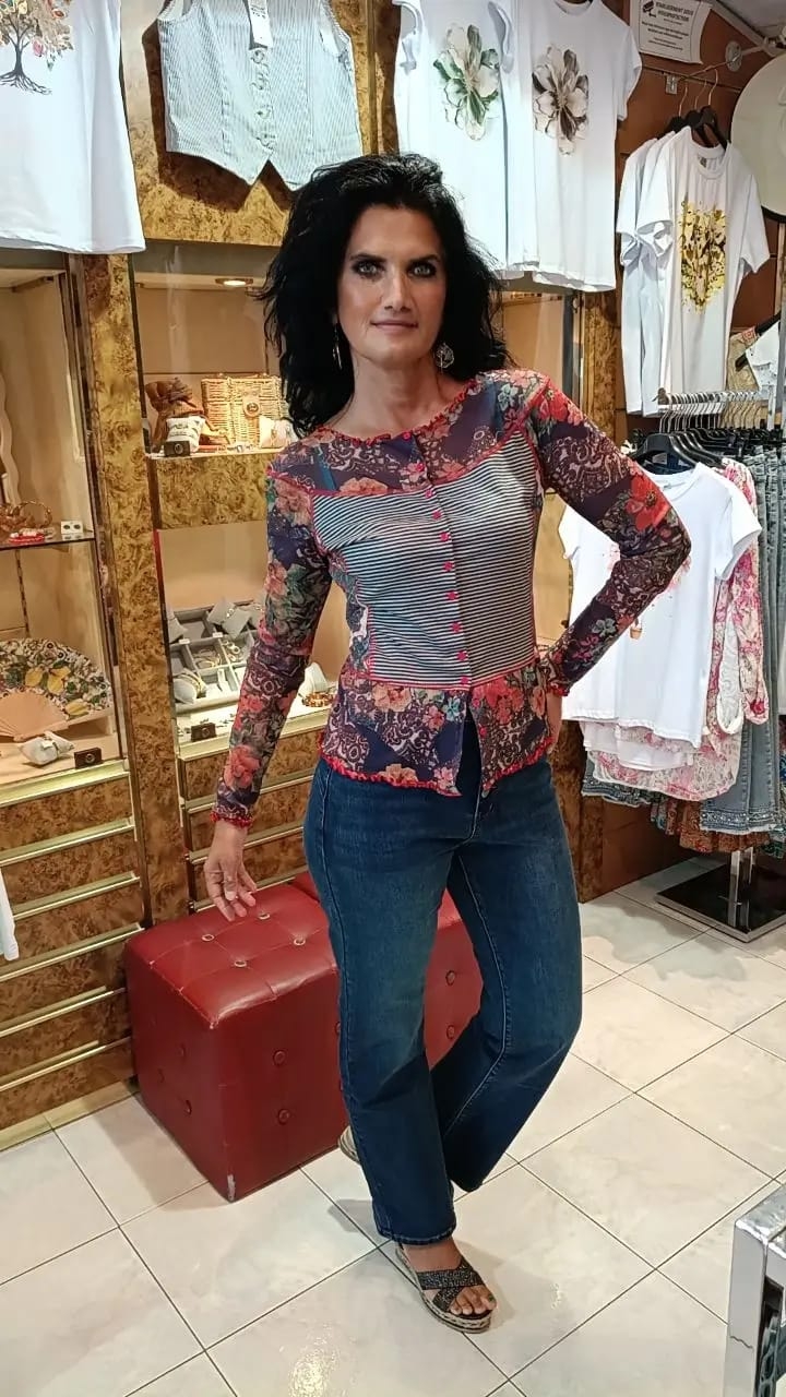 Blouse Lulu en tulle imprimé & rayures contrastées -fleurs bohème rouge