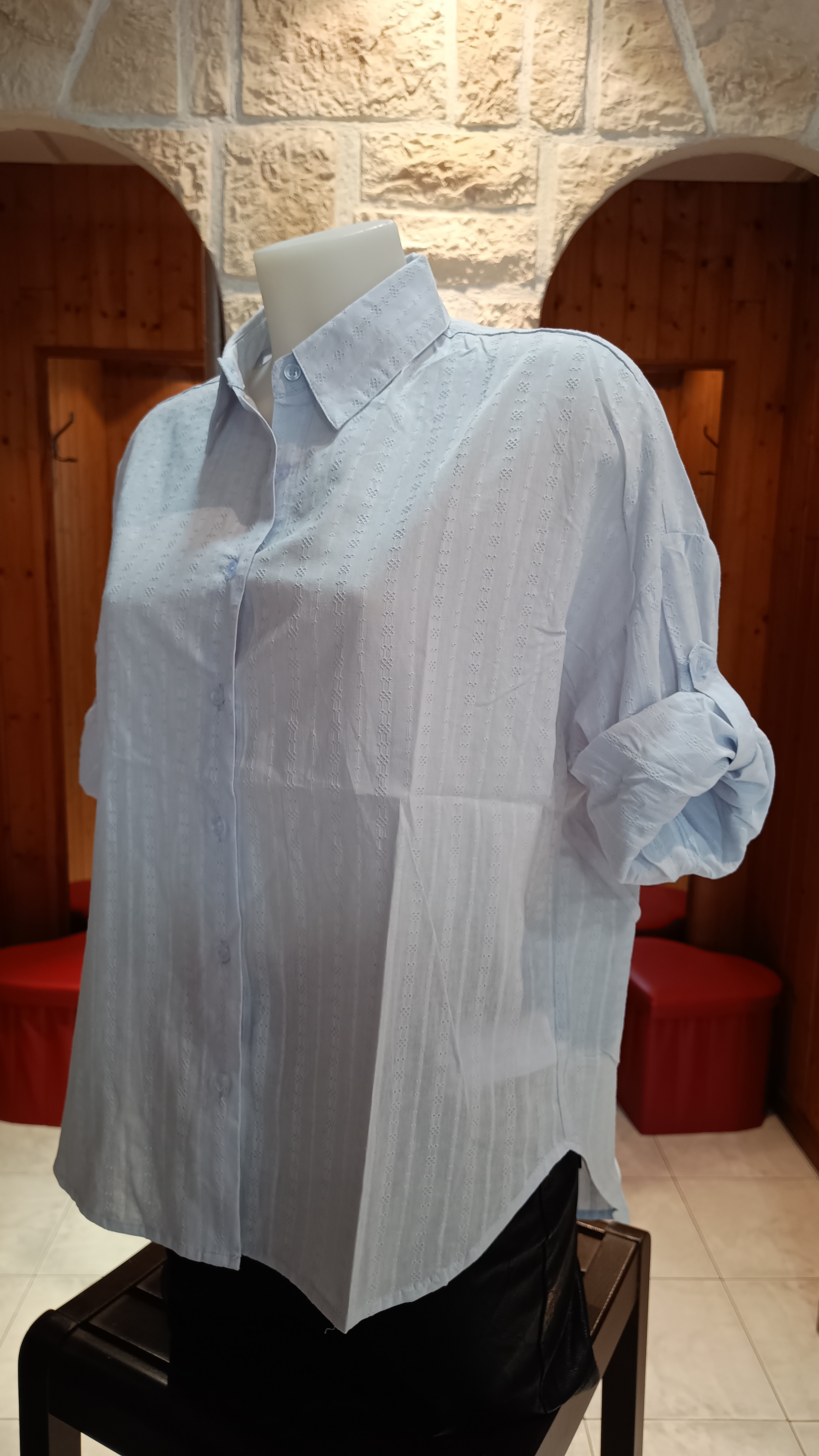 Chemise bleu ciel brodée - 100% coton