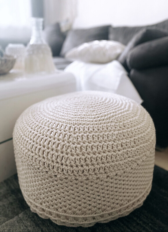 Pouf mit Makrame