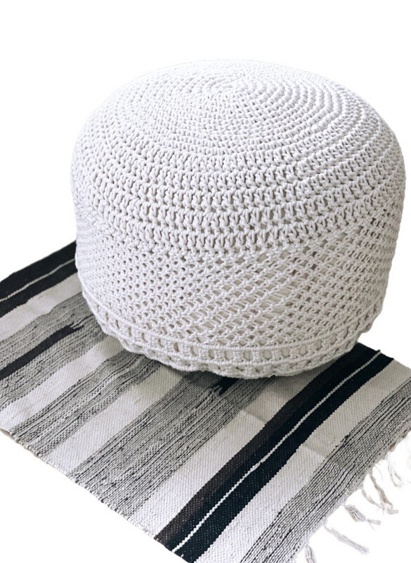 Pouf mit Makrame