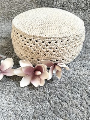 Pouf mit Makrameegarn
