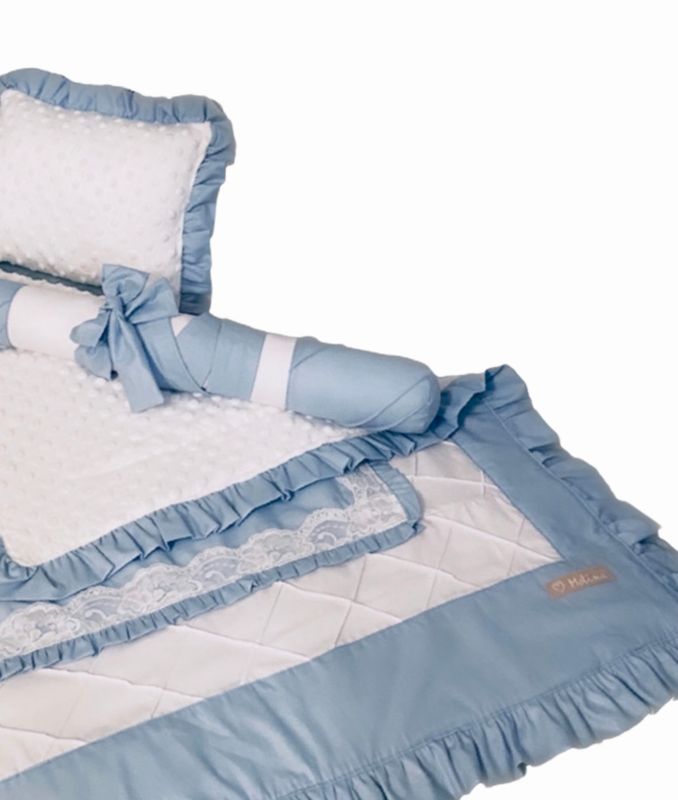 Babydecke mit Rüschen und Spitze