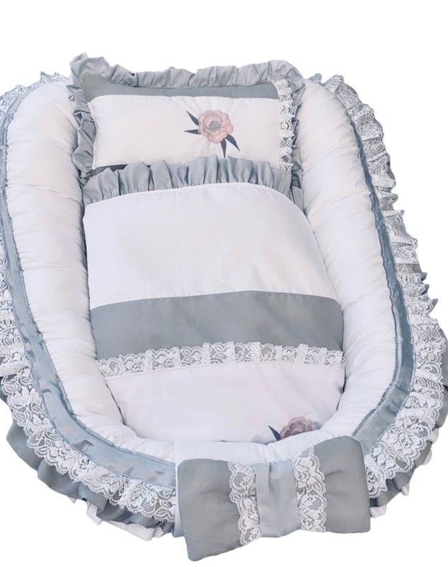 Babynestchen, grau weiß mit Spitze