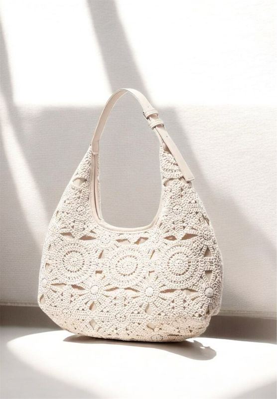 Handtasche aus Strickstoff