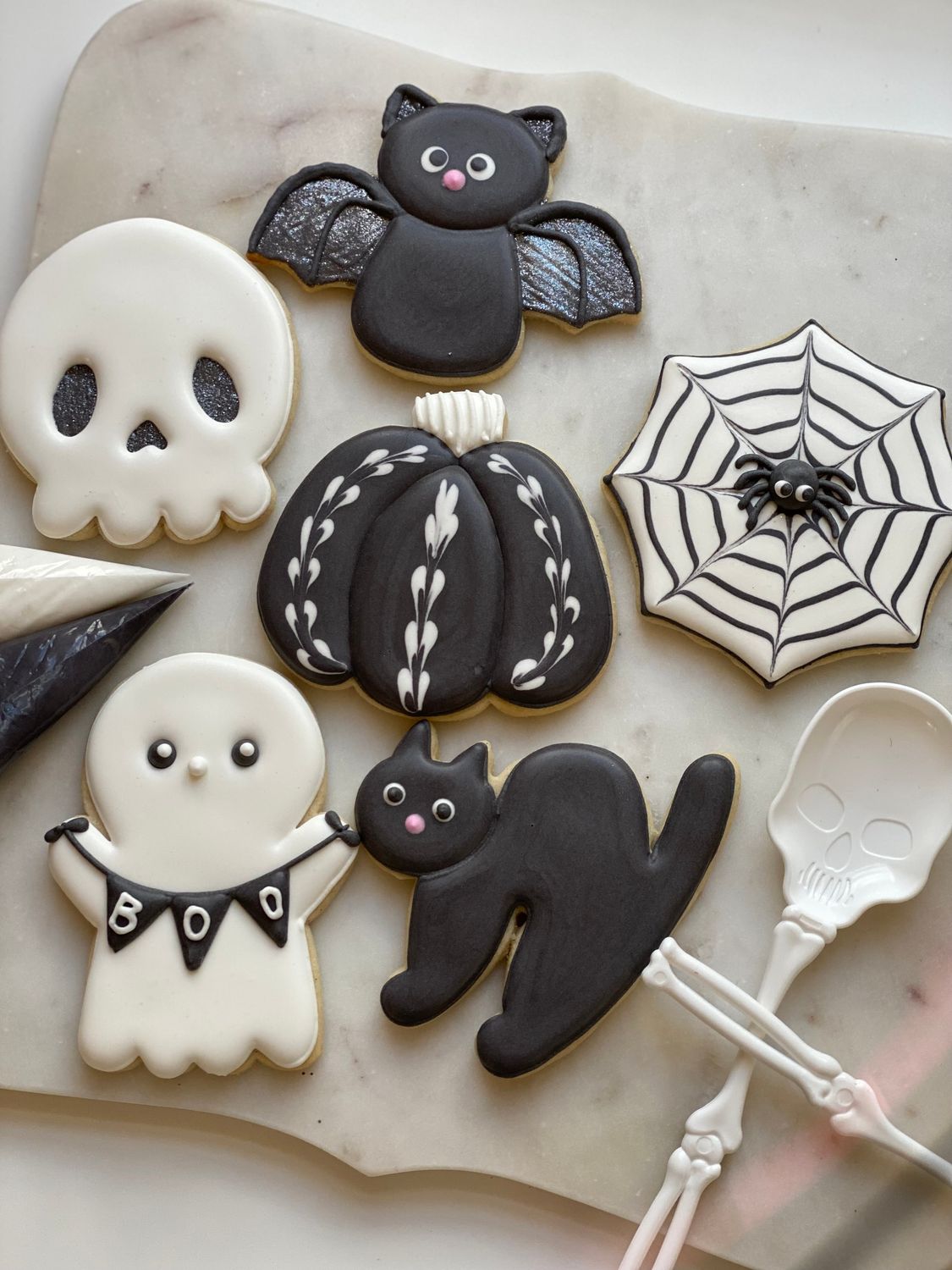 Halloween Workshop - It's all Black &amp; White