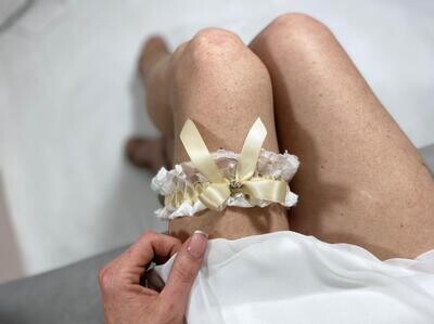 Garter - gathered lace and ribbon garter