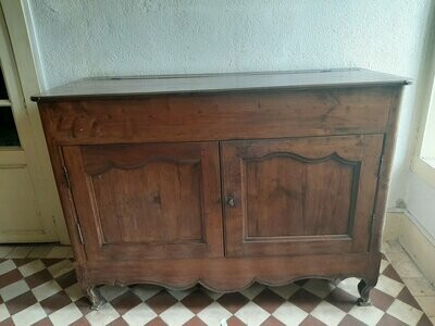 Maie transformée en buffet  18ème