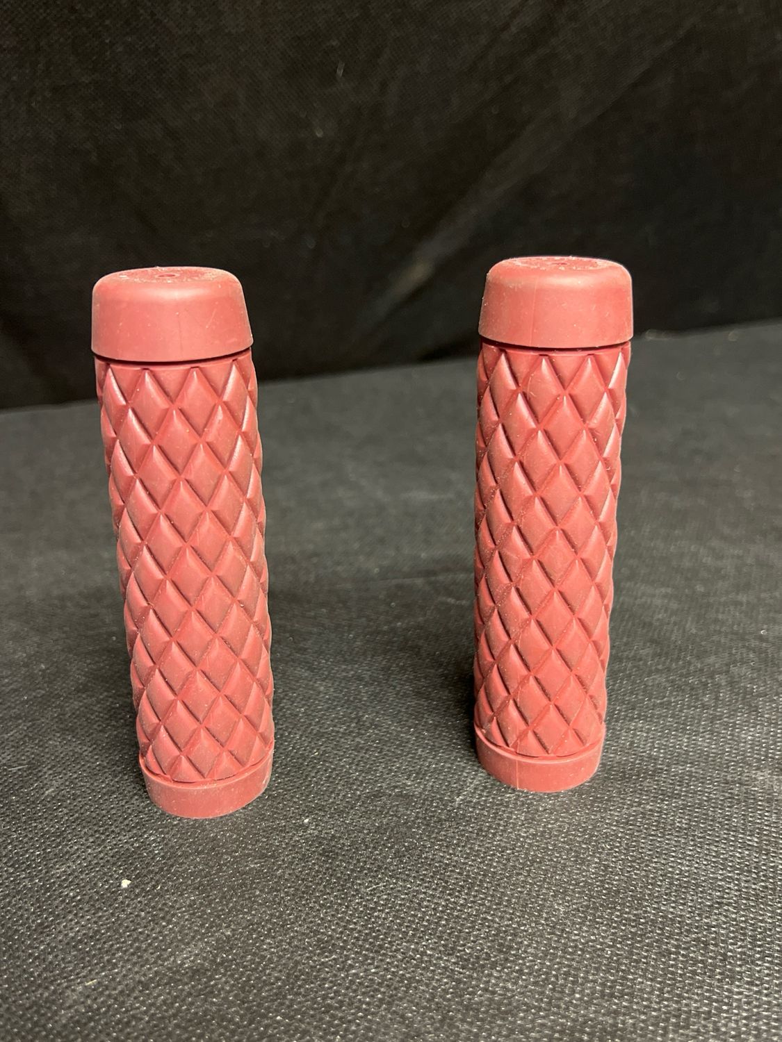 Biltwell Thruster Grips - Ox Blood (7/8”)