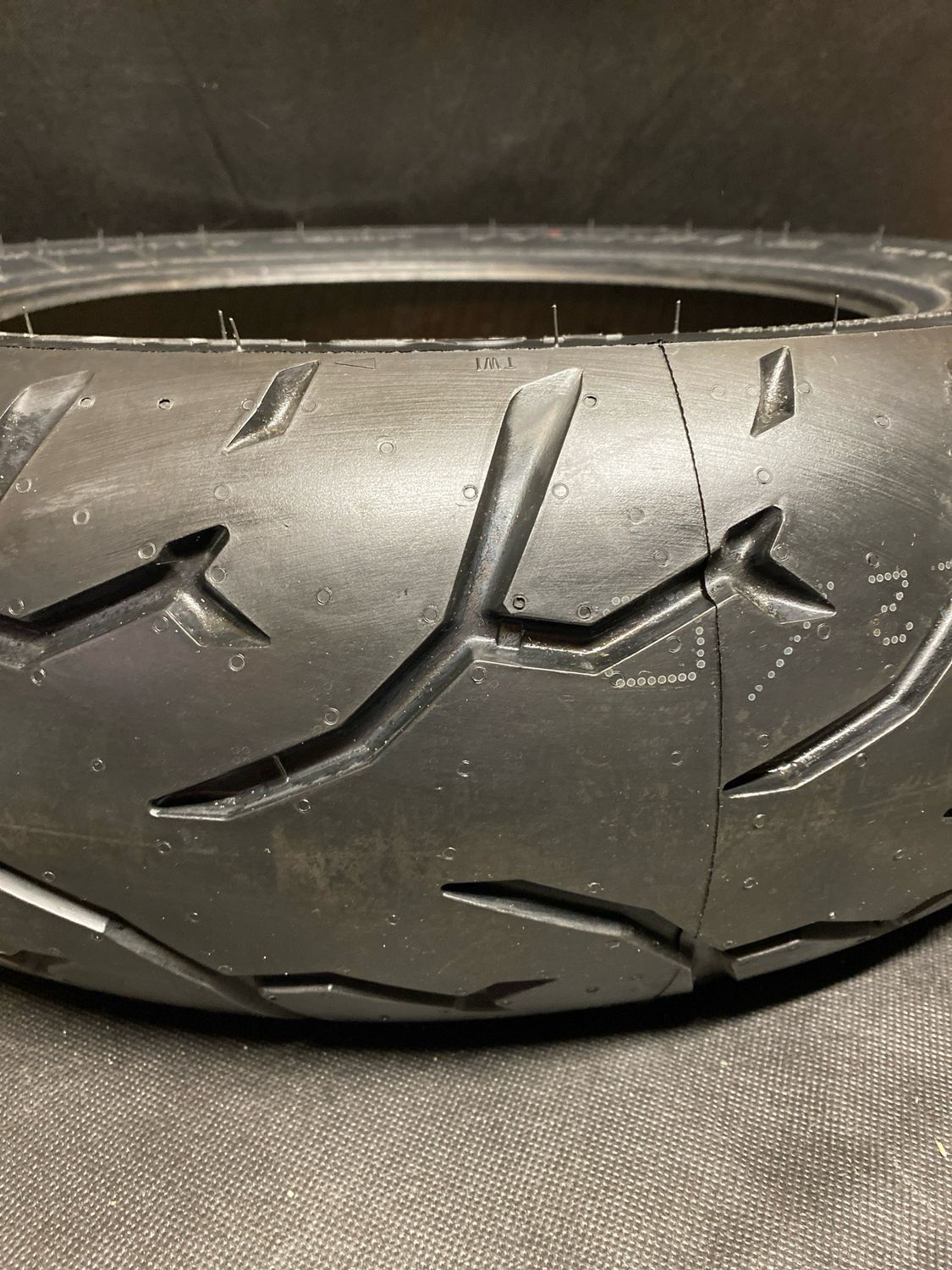 NEW Tire 180/70R16 Pirelli Night Dragon (0521) 7mm