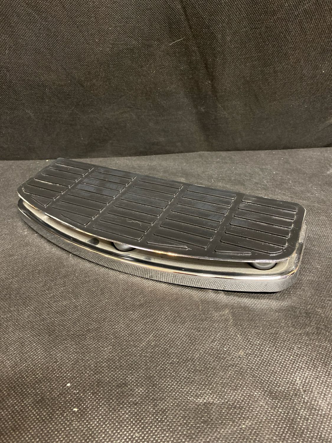 Harley floarboard single L or R side fits both