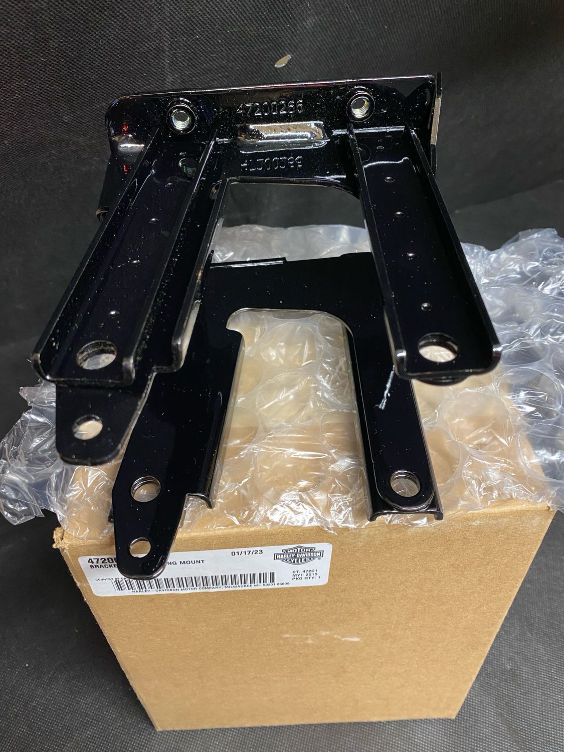 #OEM 47200266 15-later Road Glide Fairing Mount Bracket