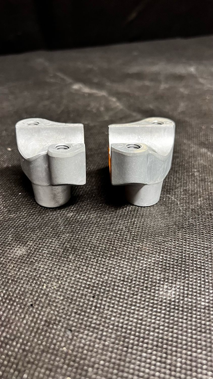 #OEM56149-88B / 56151-88B  FLTRX Road Glide up to 2015 1” diameter risers