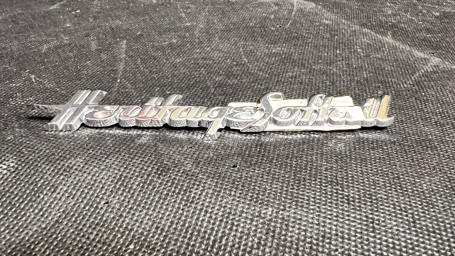 #OEM 14142-09 Fender Trim Heritage Softail