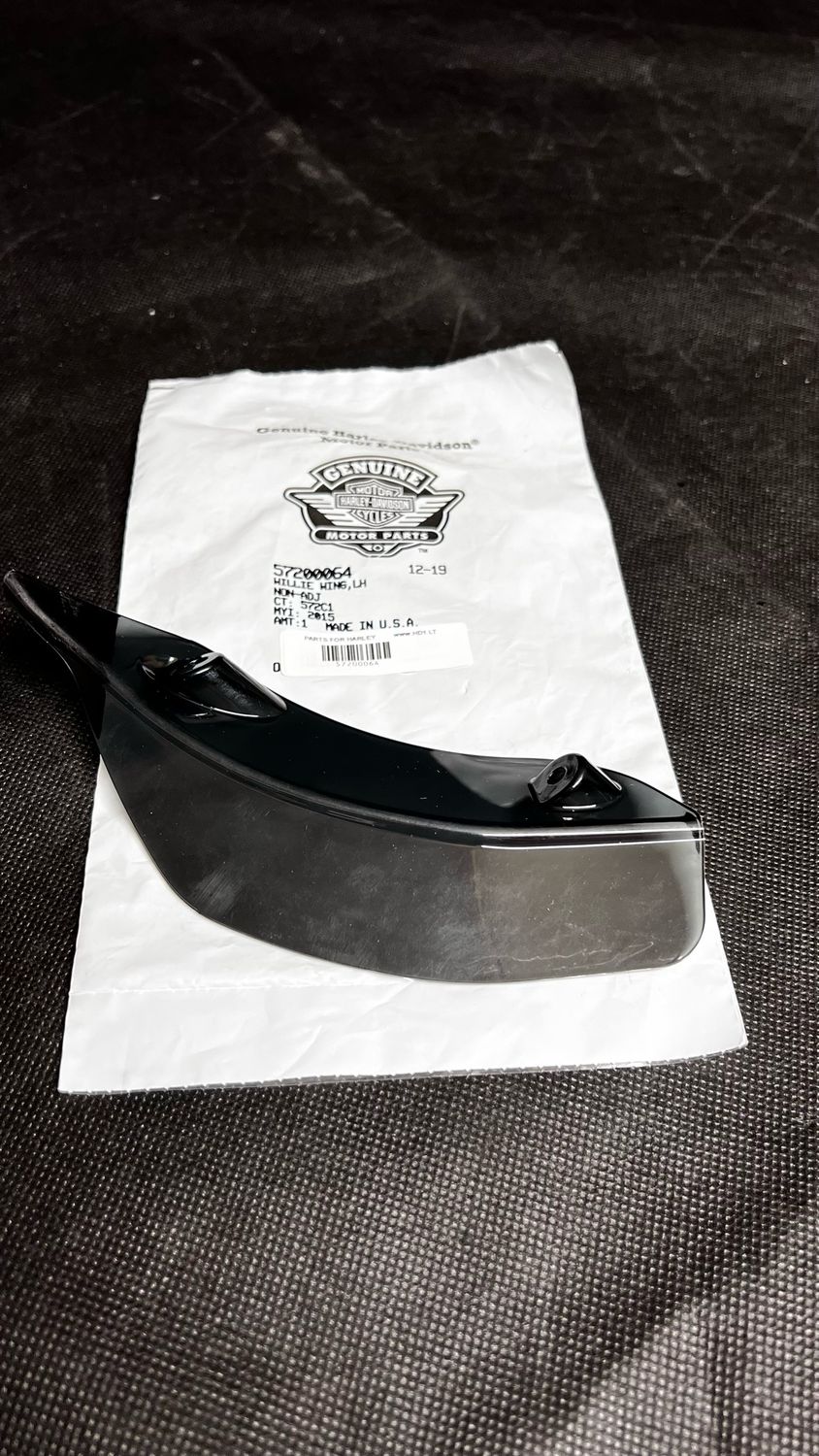 Harley-Davidson Willie Wing Right Non-Adjustable (Part Number 57200064)