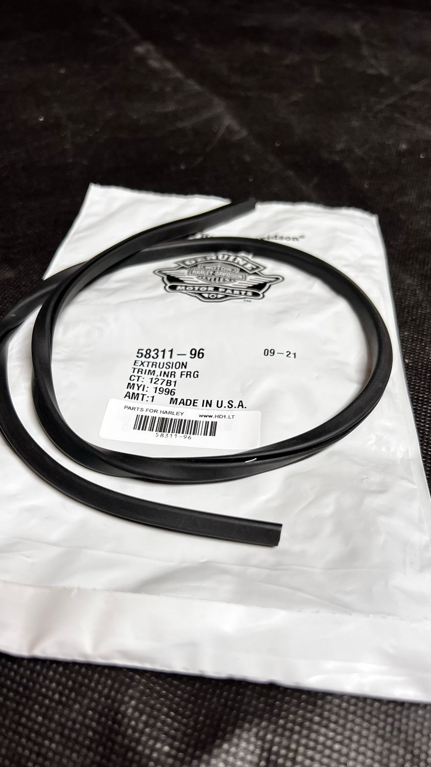 #OEM 58311-96 Batwing fairing Trim Seal