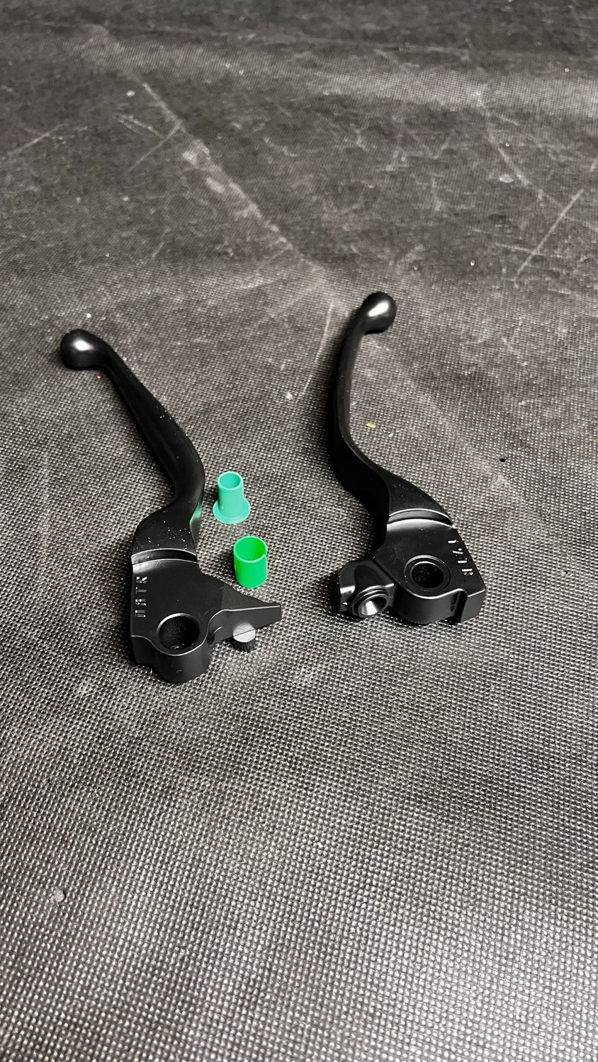 Black Wide Blade Lever Set for Harley-Davidson Trike Models (2017-2018)