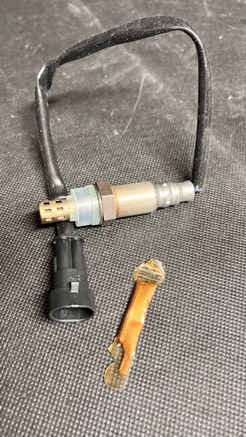 FUELING 18 mm Oxygen Sensor For Performance