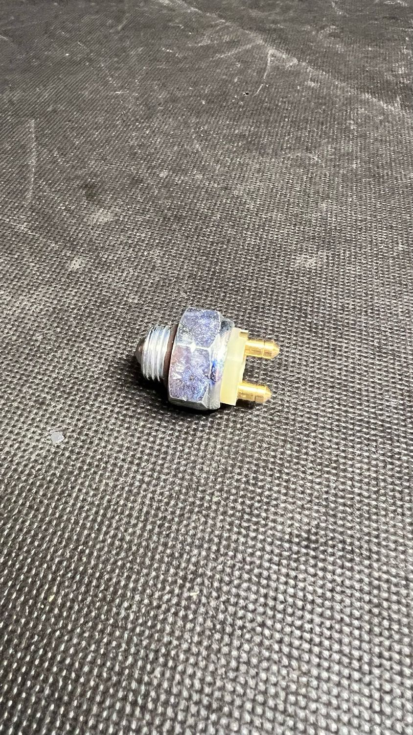 00-06 Softail; 01-05 Dyna; 01-06 FLT transmission neutral switch