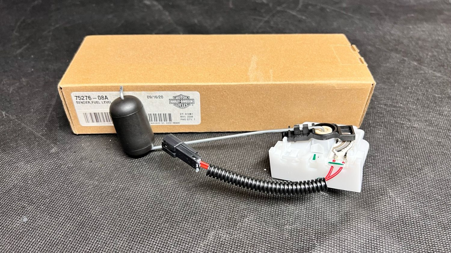 #OEM 75276-08A / 75276-08 08-17 Softail Fuel Level Sender