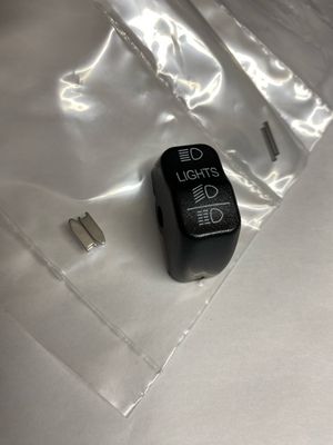 Harley-Davidson  KEY CAP, LITES, W/PINS, SPRING 71500029 (no. 22)