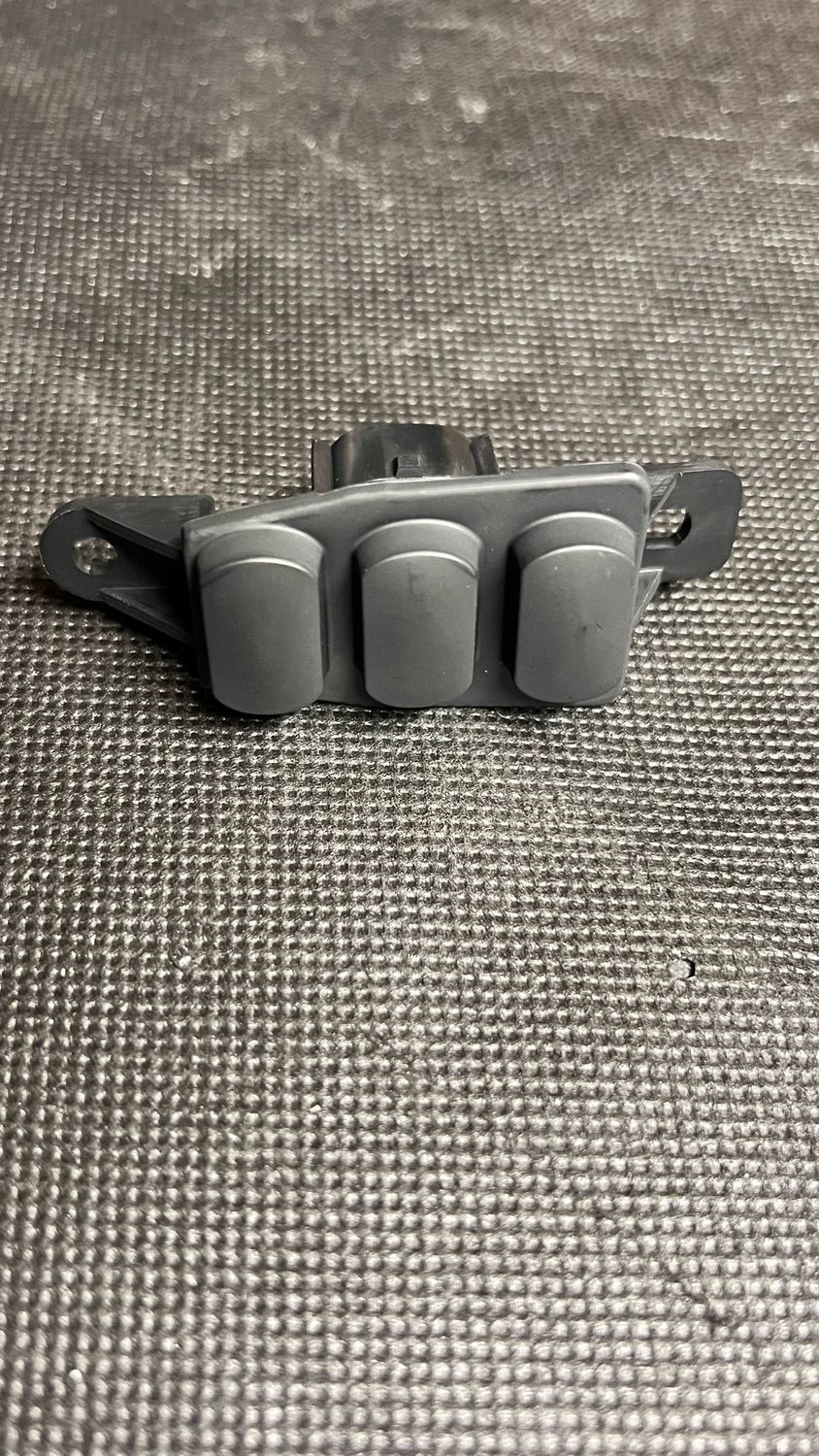 Harley-Davidson FAIRING CAP HOLE PLUG