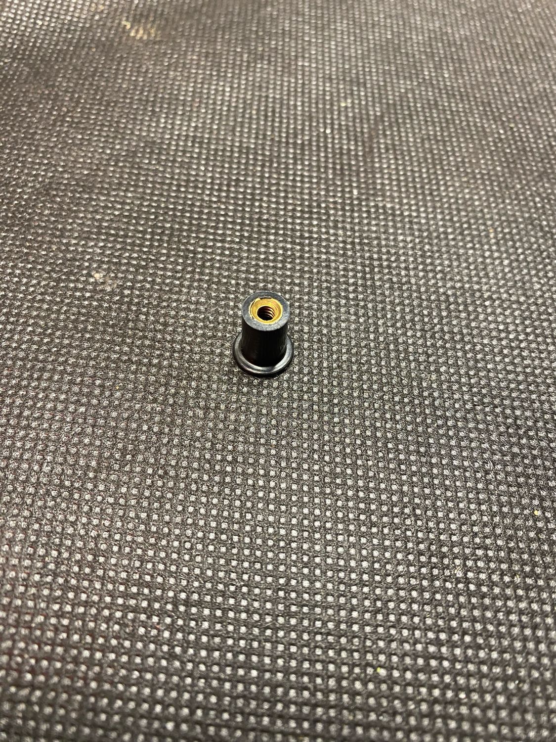 #OEM 5210 Well Nut 6-32