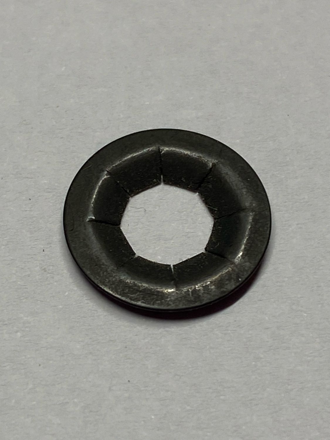 #OEM 8135B Pushnut