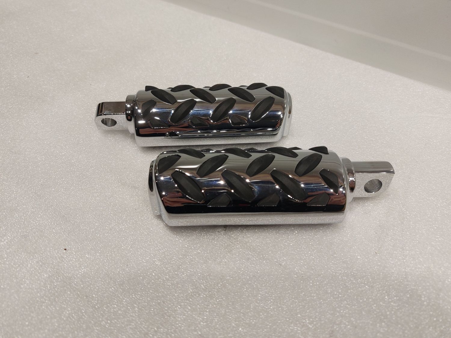 #OEM 50506-03 Harley Davidson Diamond Plate Foot Peg Kit