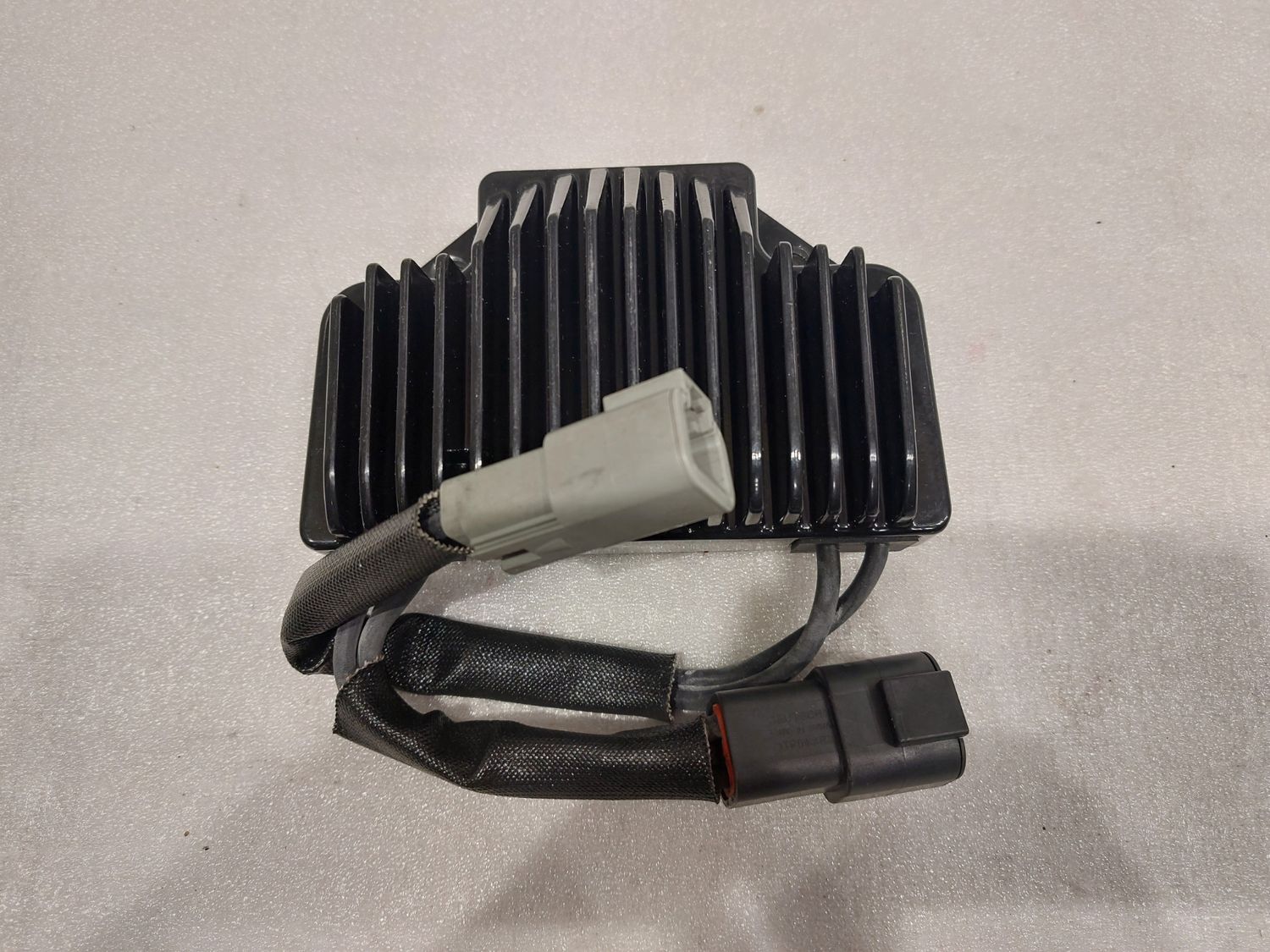 06-07 Dyna Voltage Regulator 74631-06
