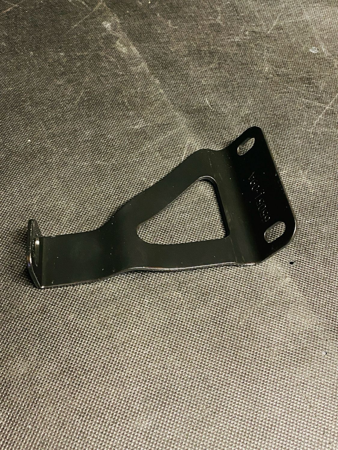#OEM 65051-09a 09-17 Dyna Exhaust Mount Bracket