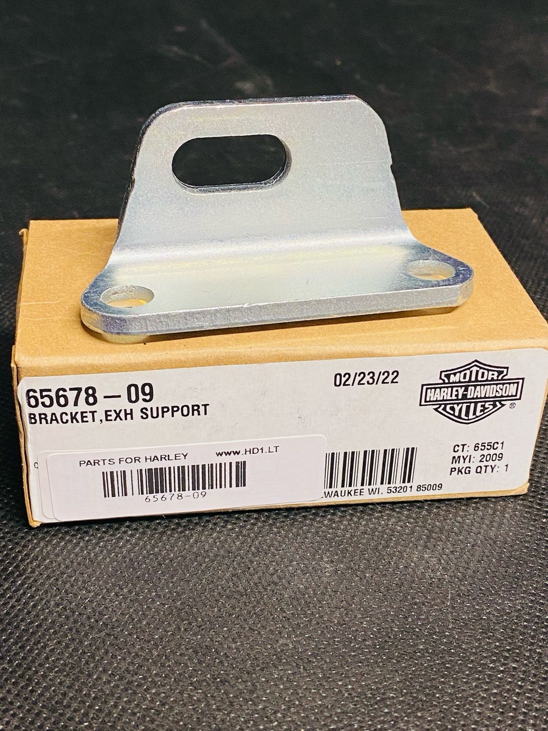 #OEM 65678-09 Exhaust Bracket 09-16 Touring Models