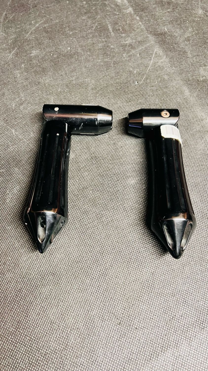 Passanger Foot Peg Kit Softail, Dyna Models (USED) like New