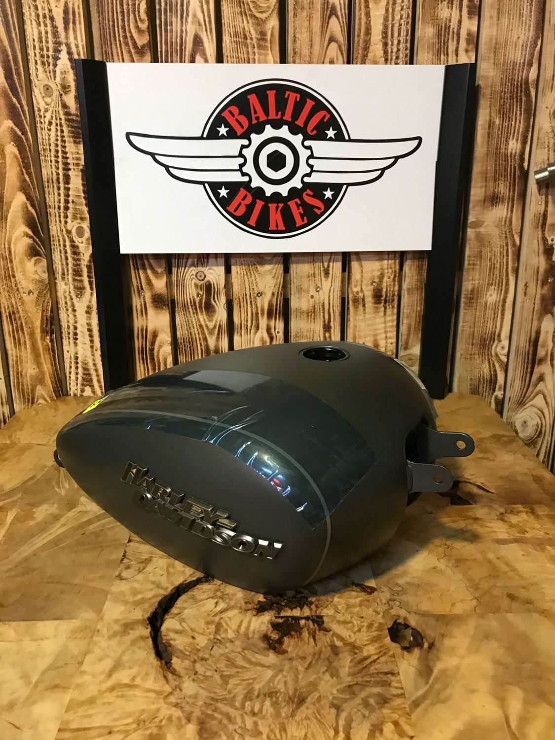 Harley 18-23 Softail, Dyna, Breakout Full Tank NEW