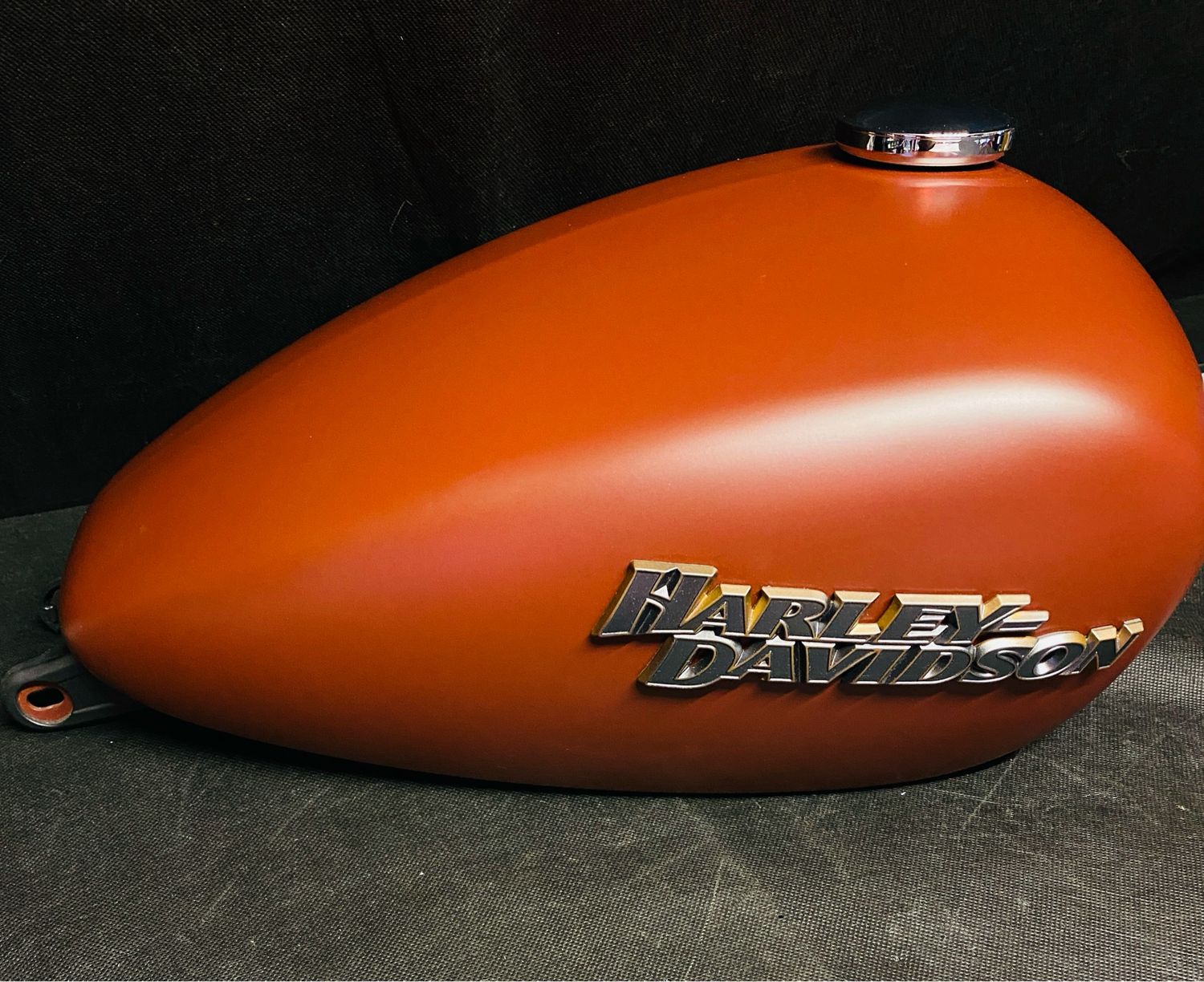 New!!! Harley 18-23 Softail, Dyna, Breakout Full Tank NEW