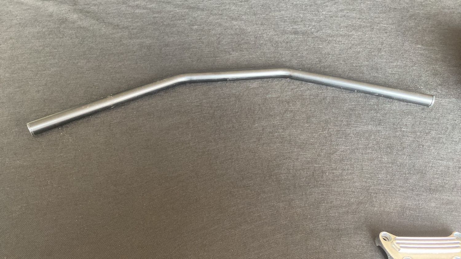 Drag style wide handlebar 1&quot; black