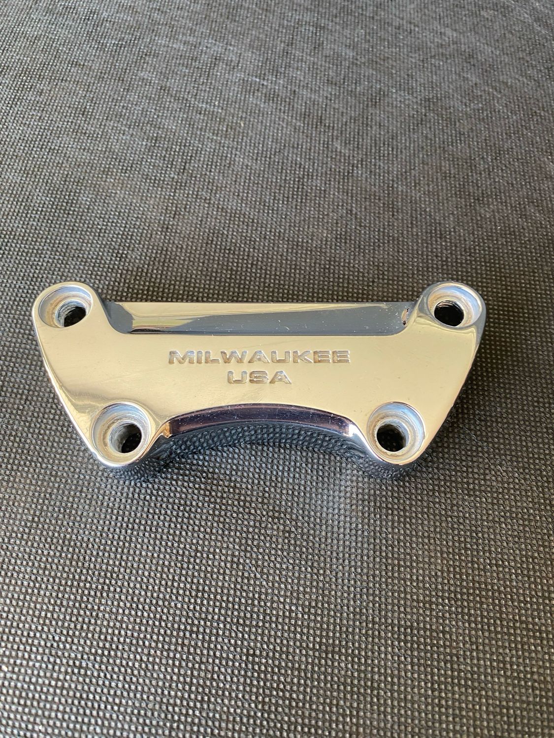 # OEM 55900925 Harley Davidson Chrome Upper Handlebar Clamp (Used)