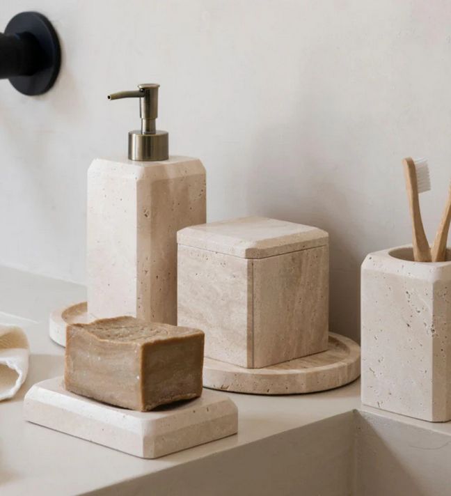ANDREA HOUSE -DOSEADOR DE SABONETE LIQUIDO  em mármore travertino