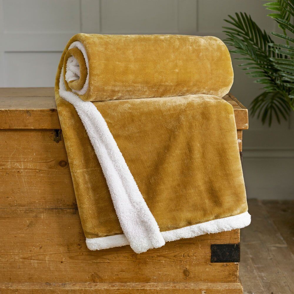 Deyongs | Blackbrook Sherpa Soft Throw, Colour: Mustard
