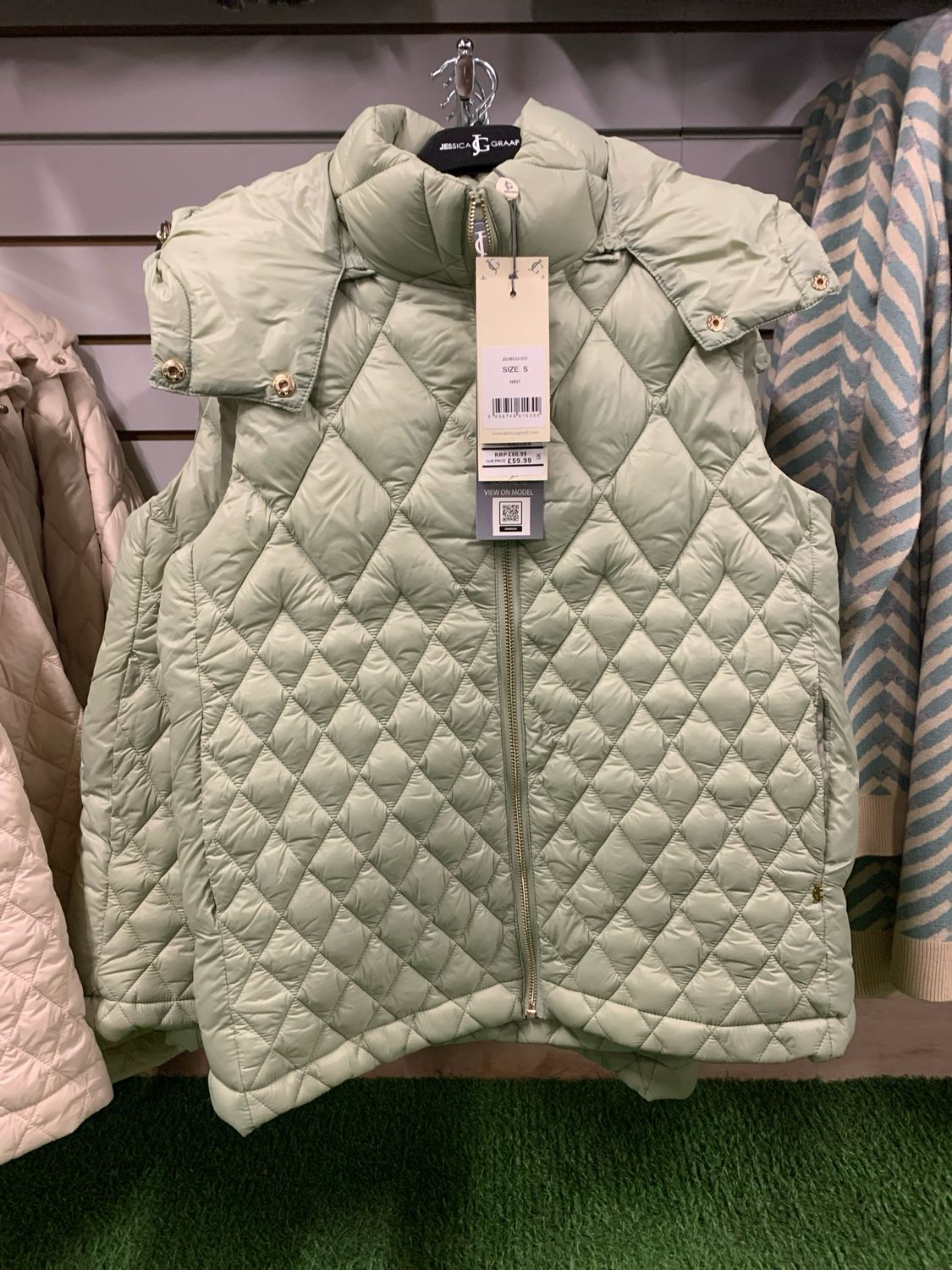 Women's Mint Plain Short Gilet