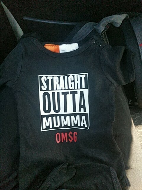 Baby &quot;straight outta mumma&quot; romper suit 0000