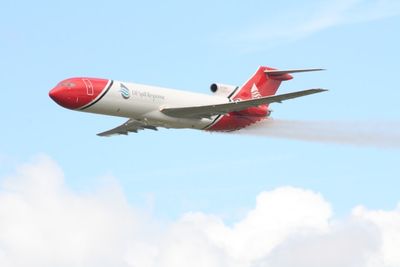 Boeing 727 flying at Farnbourgh air show